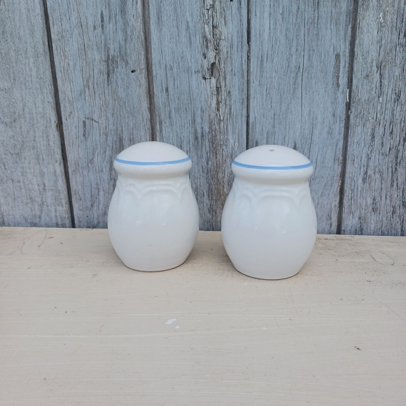Floral Expressions By Hearthside Japan Salt & Pepper Shaker Set Pattern No Plugs - Picture 2 of 8